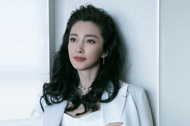 张龙前妻发声:孩子看到了孟莉的大尺度照片,希望孟莉给孩子道歉!