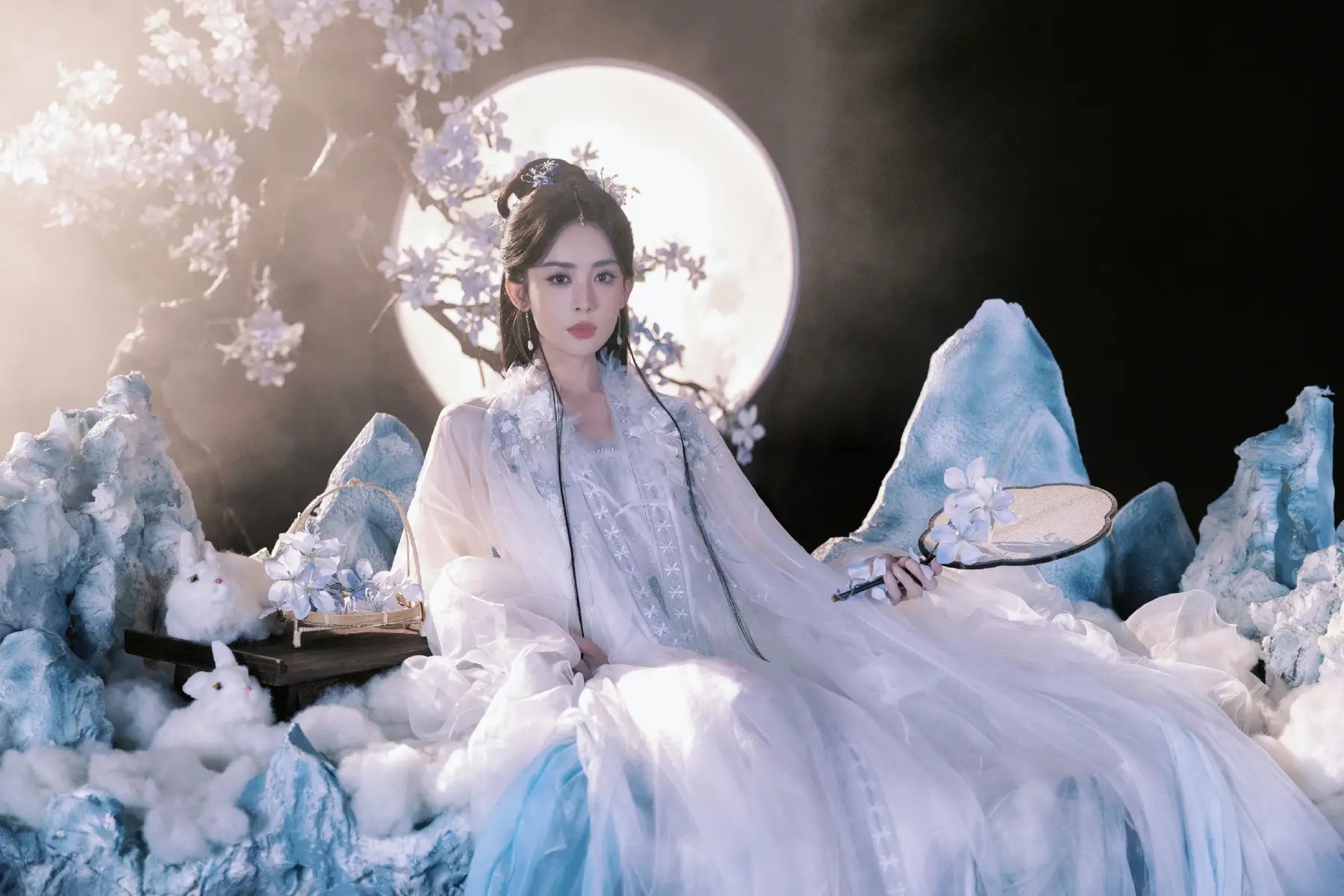 拉斯洛与李白:深渊凝视者与星空歌唱者
