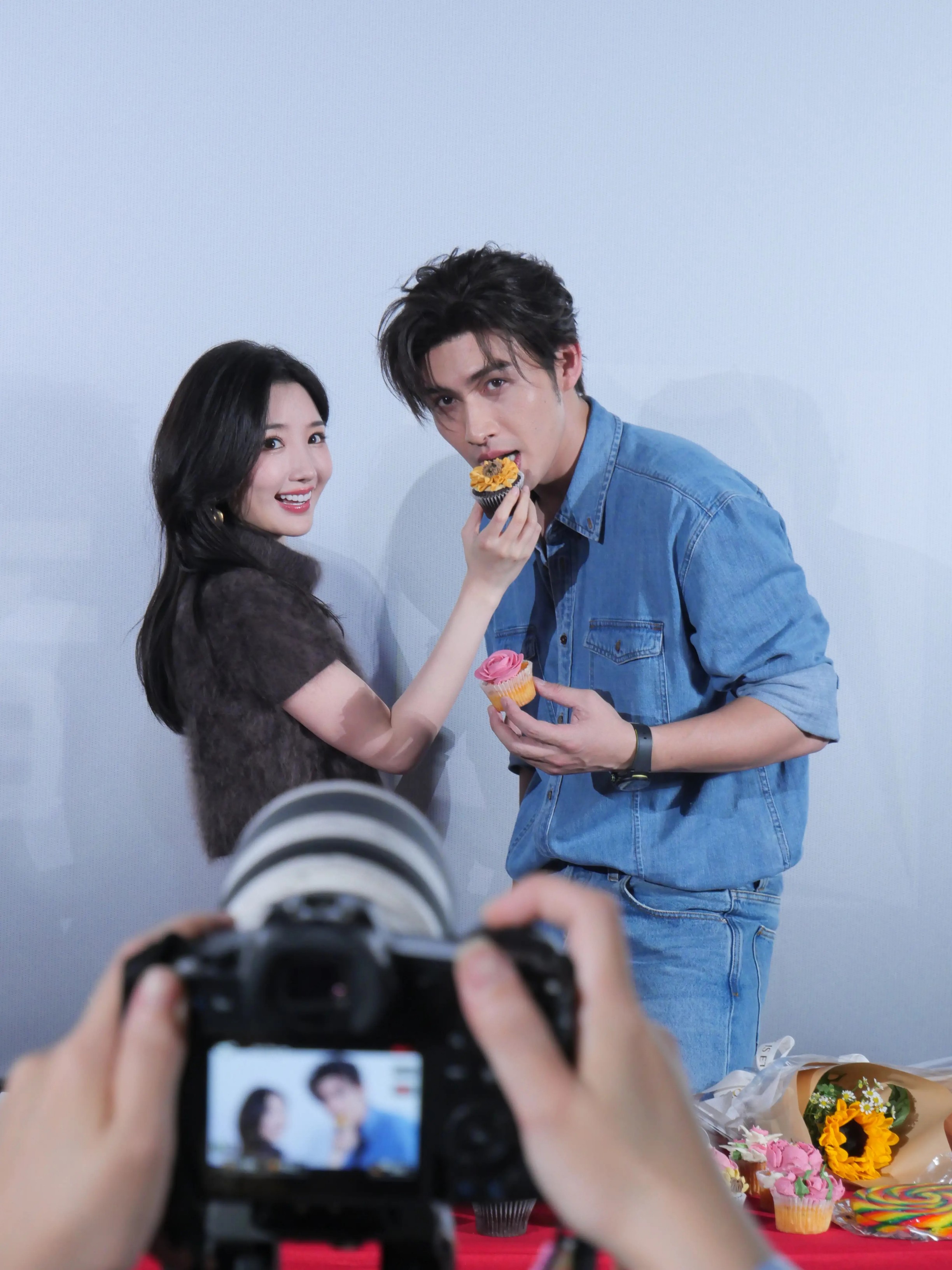 《阳光俱乐部》上海看片 黄晓明称为戏增肥30斤很快乐