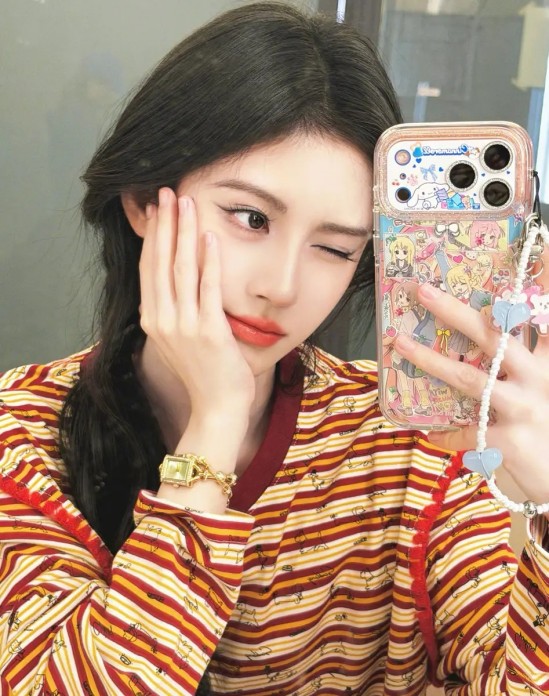 易烊千玺舒淇亮相《狂野时代》首映 李安称赞影片