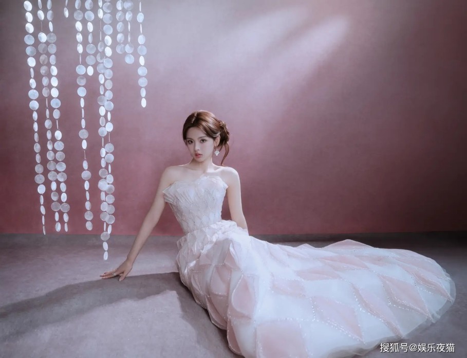 TVB力捧小生丁子朗疑被打入冷宫：台庆节目零参与，内地短剧被美女围绕